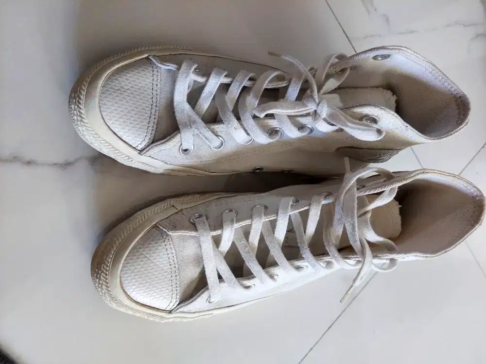 Sepatu converse