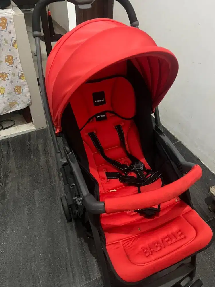 Stoler babyelle merah