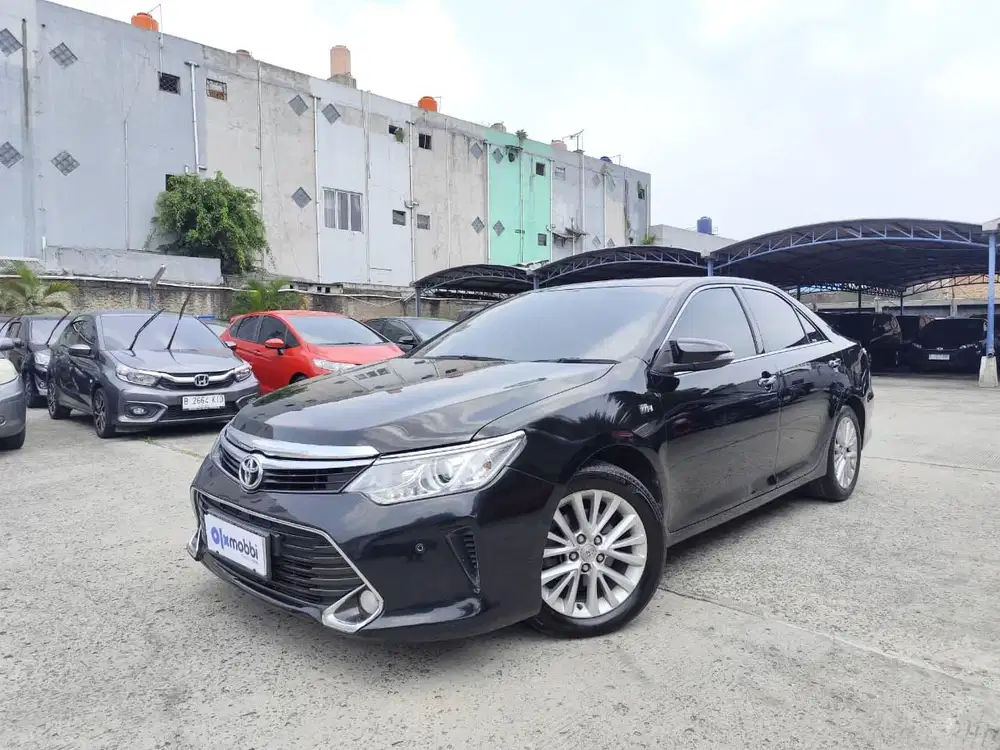 Pajak Panjang - Toyota Camry 2.5 V Bensin-AT 2017