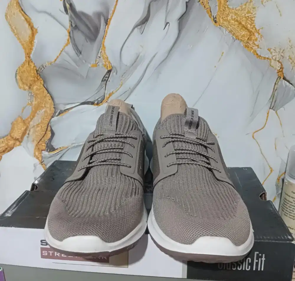 Sepatu pria original