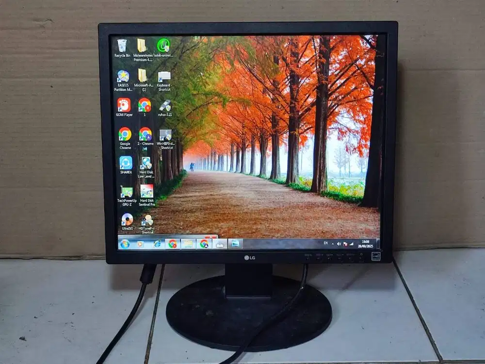 monitor led merk LG 19 inc kotak
