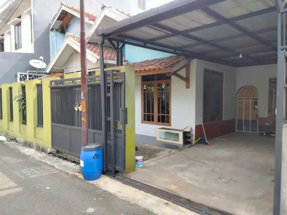 Rumah 1,5 lantai di kerkof Leuwi gajah Cimahi selatan