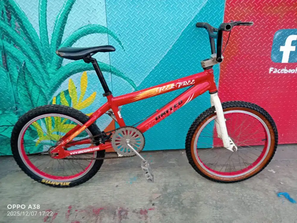 Jual butuh sepeda BMX united Alloy UK 20 kondisi normal siap gowes