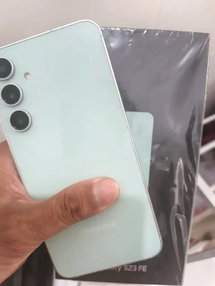 Samsung S23 FE . 8/128 (2 lecet)