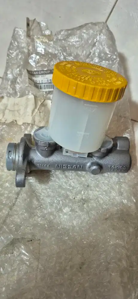 Part nissan terrano master rem atas