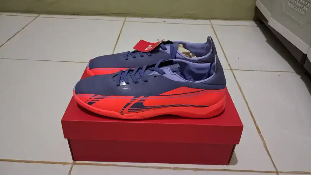 Sepatu futsal Specs