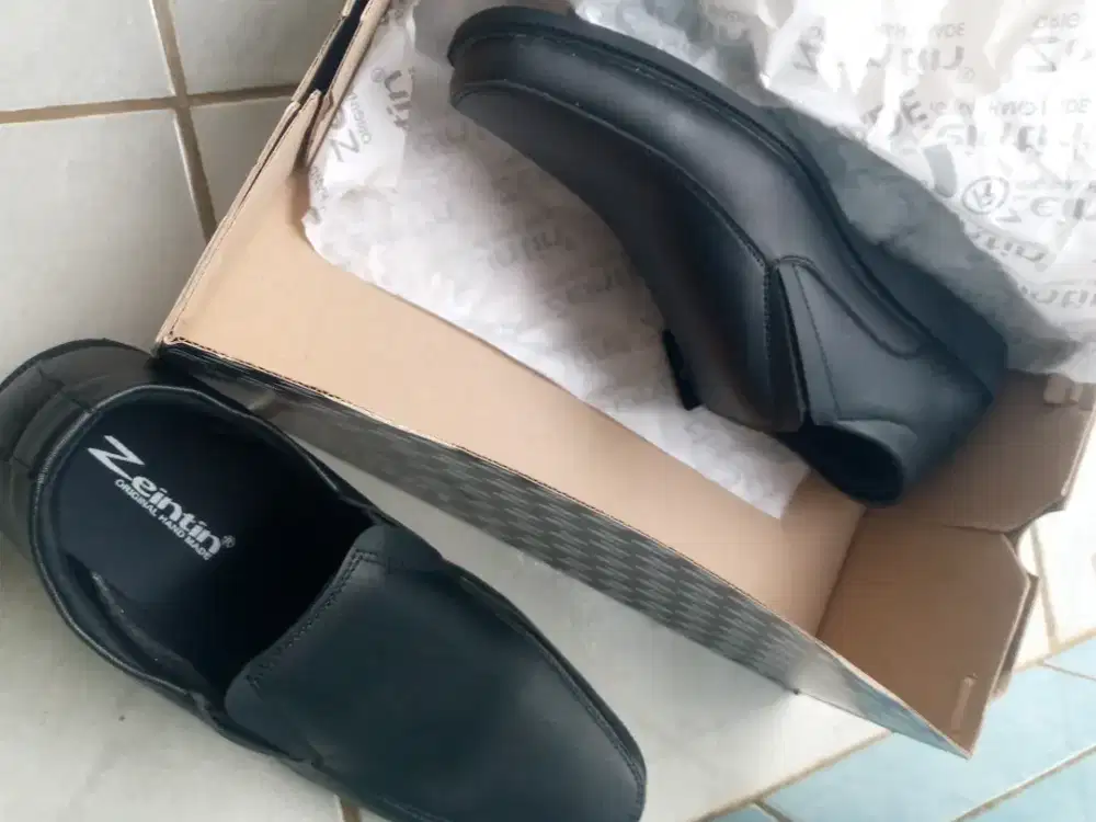 Sepatu Pantofel merk Zeintin ori