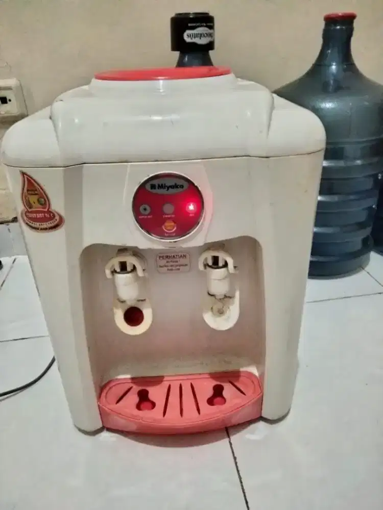 Dijual dispenser merk Miyako 100k
