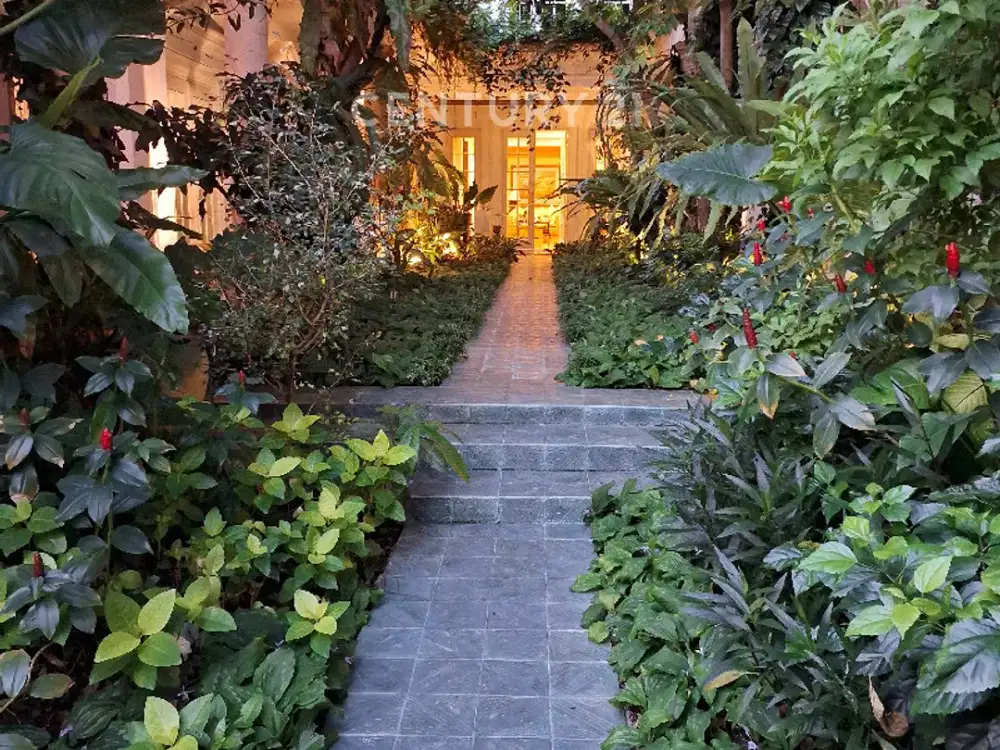 Rumah Asri Unik Klasik Di Lokasi Premium Menteng Jakarta Pusat