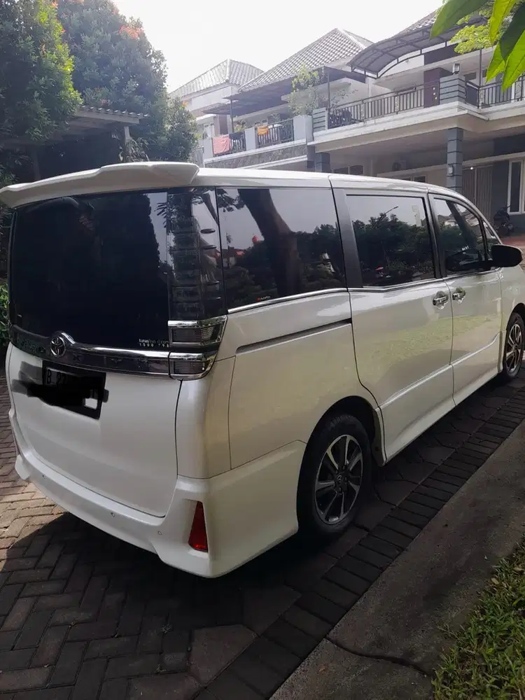 Toyota Voxy 2020 Bensin