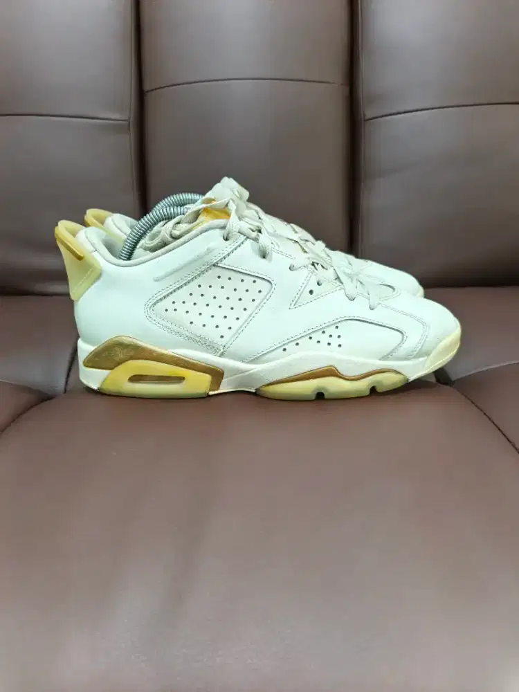 41- Sepatu Second AIR JORDAN RETRO 6 GOLD LOW