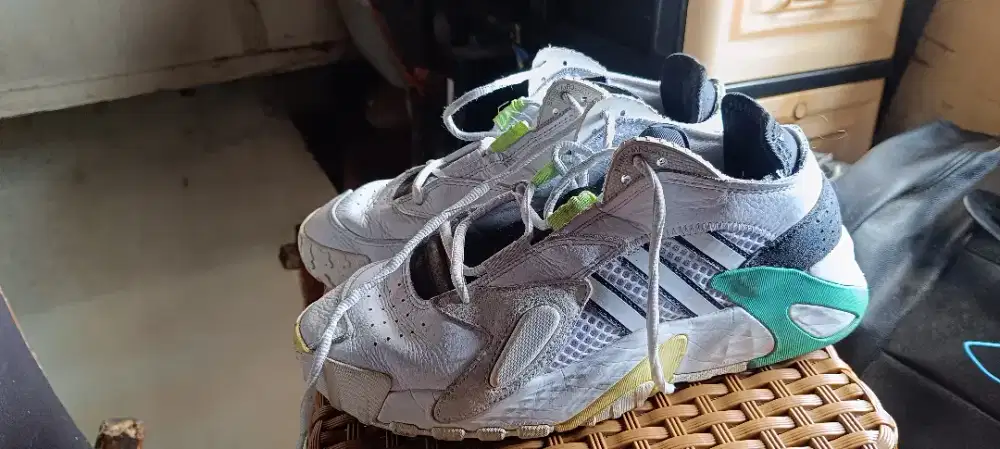 Sepatu adidas original