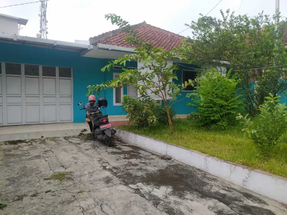 RUMAH KAMPUNG DI MANONJAYA TASIKMALAYA