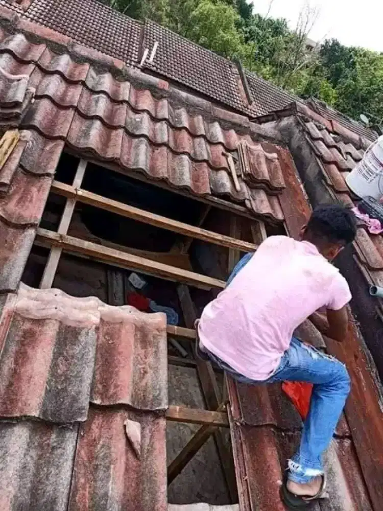 Tukang renovasi atap,atap bocor,dak rembes,renovasi rumah,flapon,cat