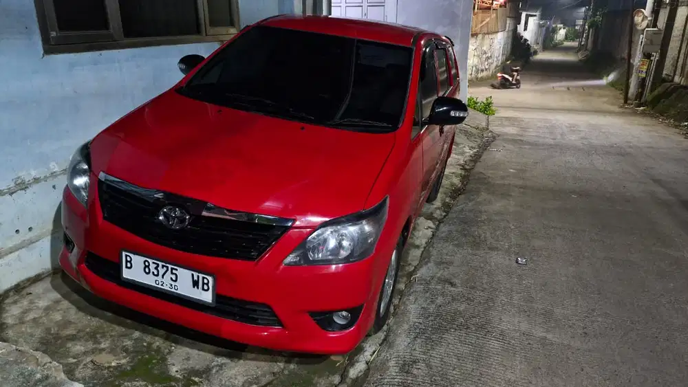 Toyota Kijang Innova 2005 Bensin