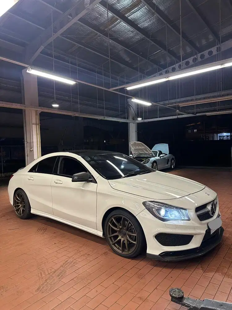 Mercedes benz CLA 200 AMG
