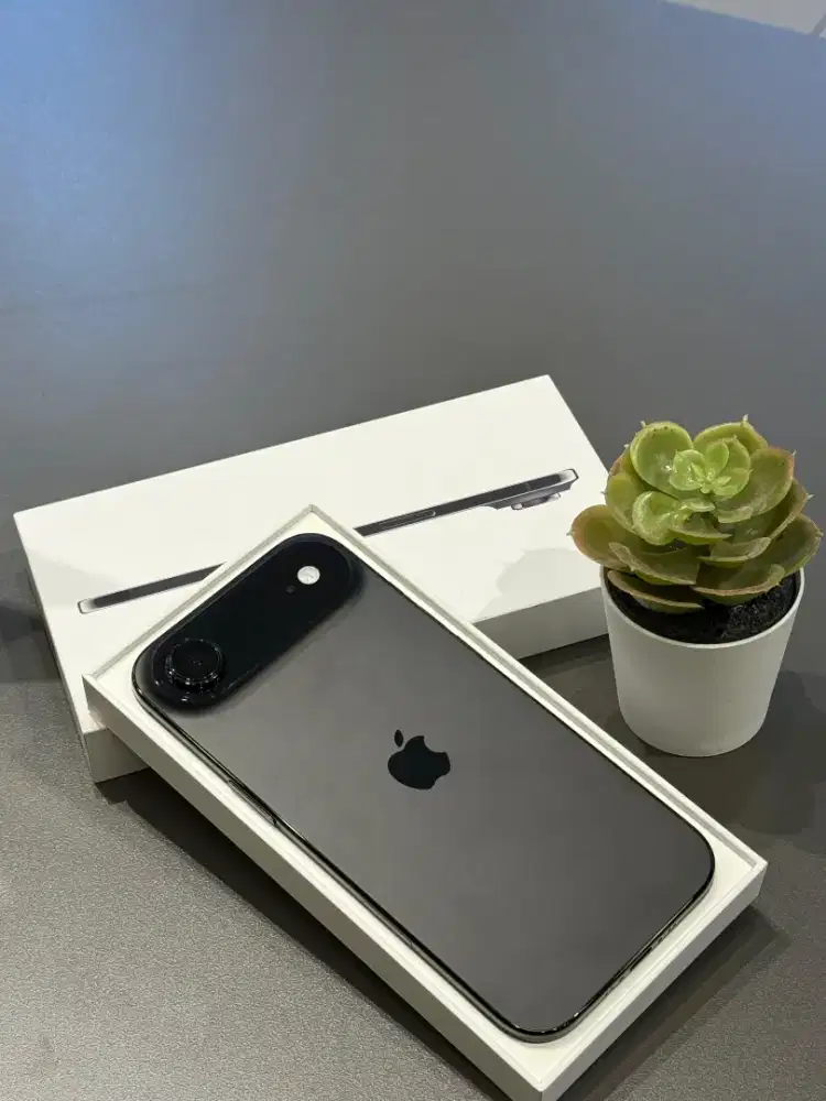 IPhone Air 256GB iBox Like New