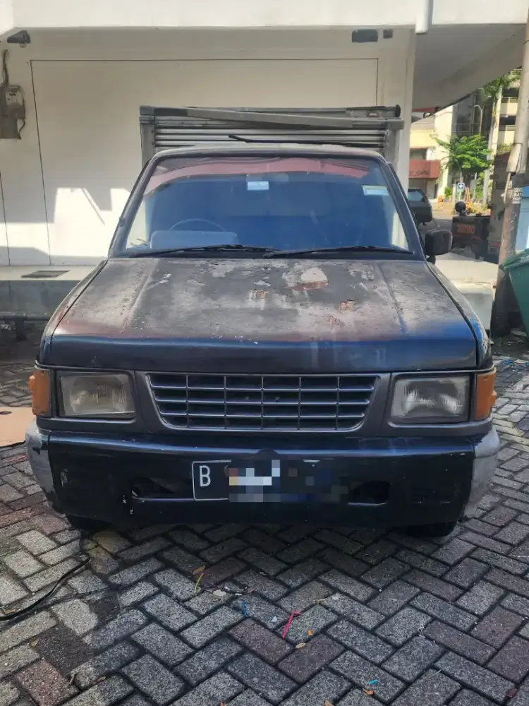 Isuzu Panther Box tahun 1997