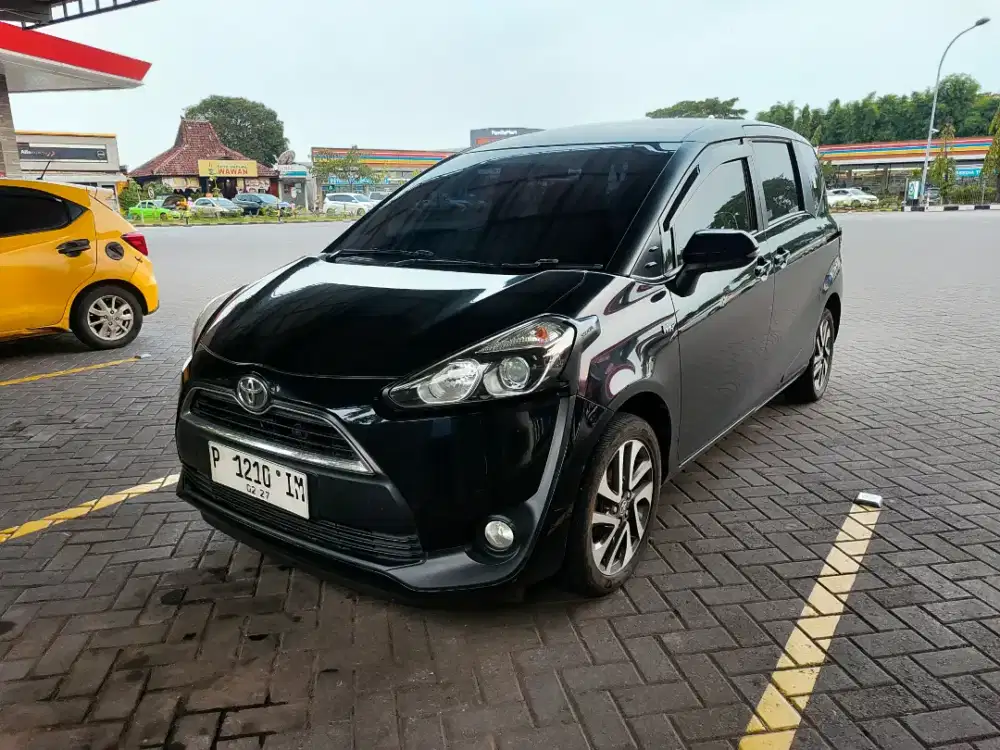 Sienta V matic 2017pmk. Sienta. V. AT.