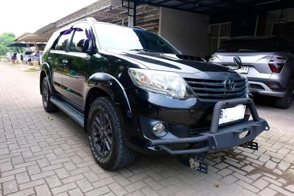Fortuner vnt g 2012