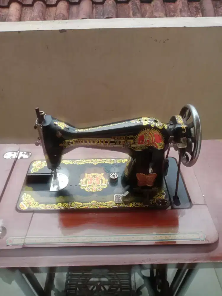 Mesin jahit buterfly