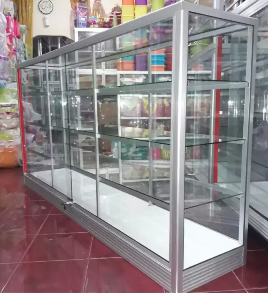 Di Jual Etalase Panjang (2Mx1M) Kondisi Baru