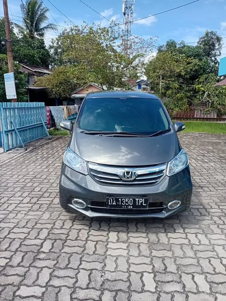 Honda Freed 1.5 E A/T Abu-Abu