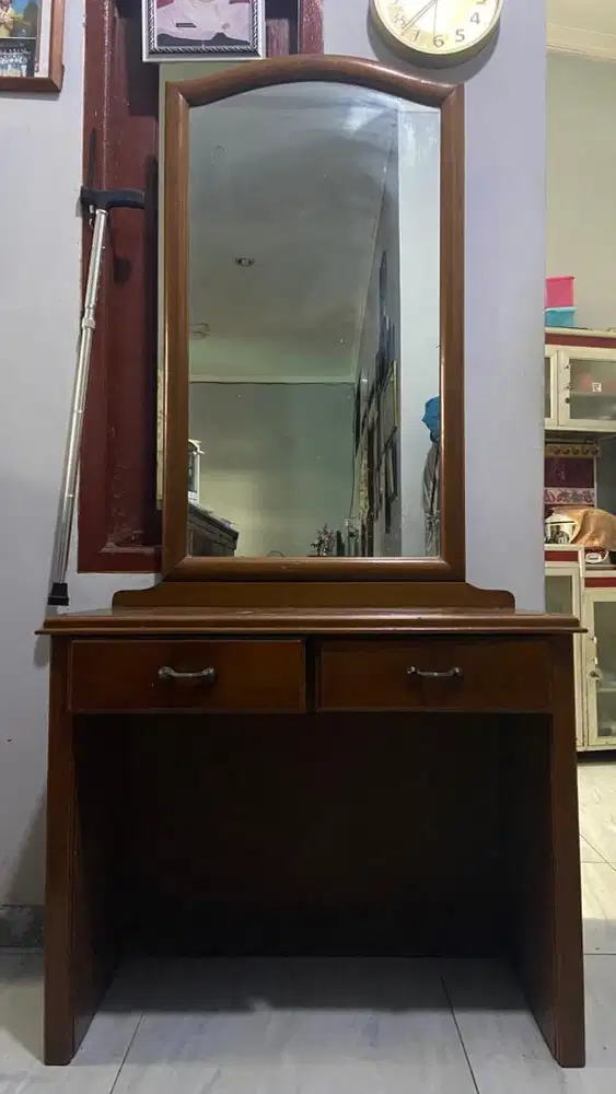 Meja rias kayu antik