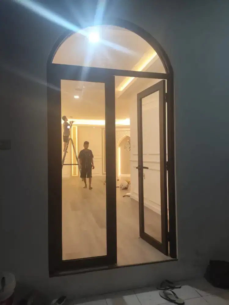 Jasa tukang kusen pintu aluminium kaca