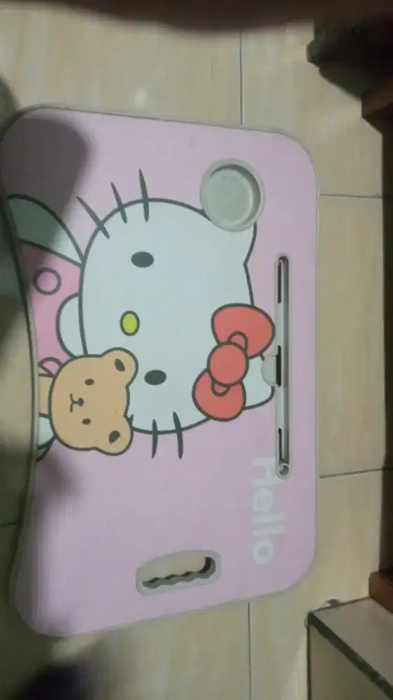 Meja lipat Hello kitty