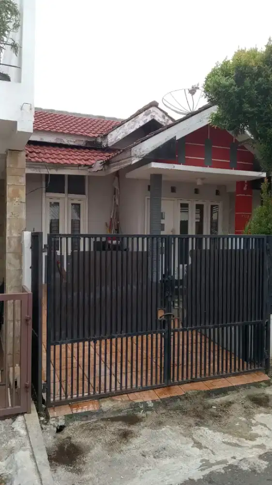 Jalan depan rumah lebar