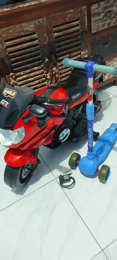 Motor aki anak dan scooter