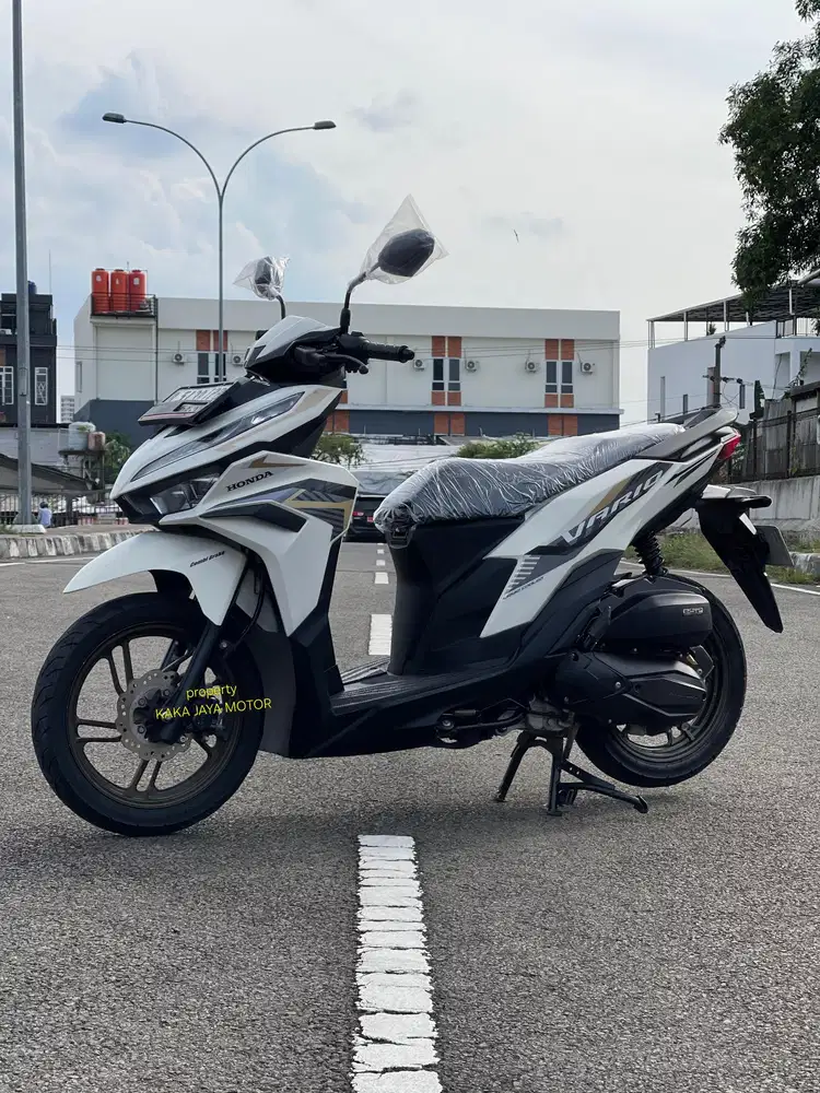 Cash Kredit VARIO 125 KEYLESS 2023 Istimewa