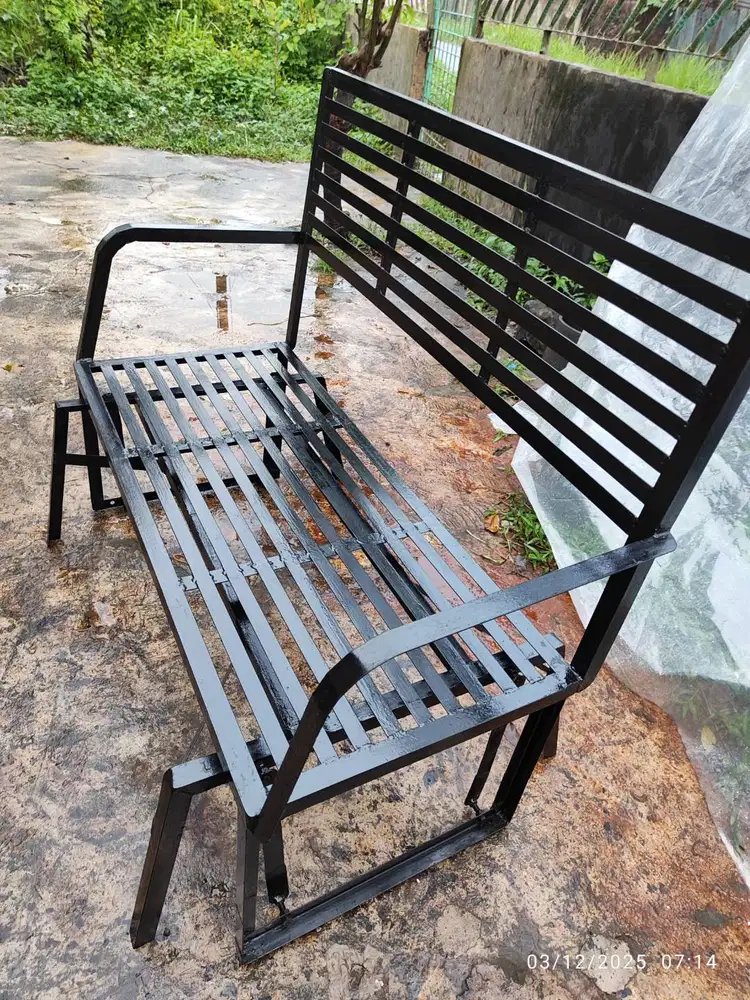 Kursi Goyang modern baru