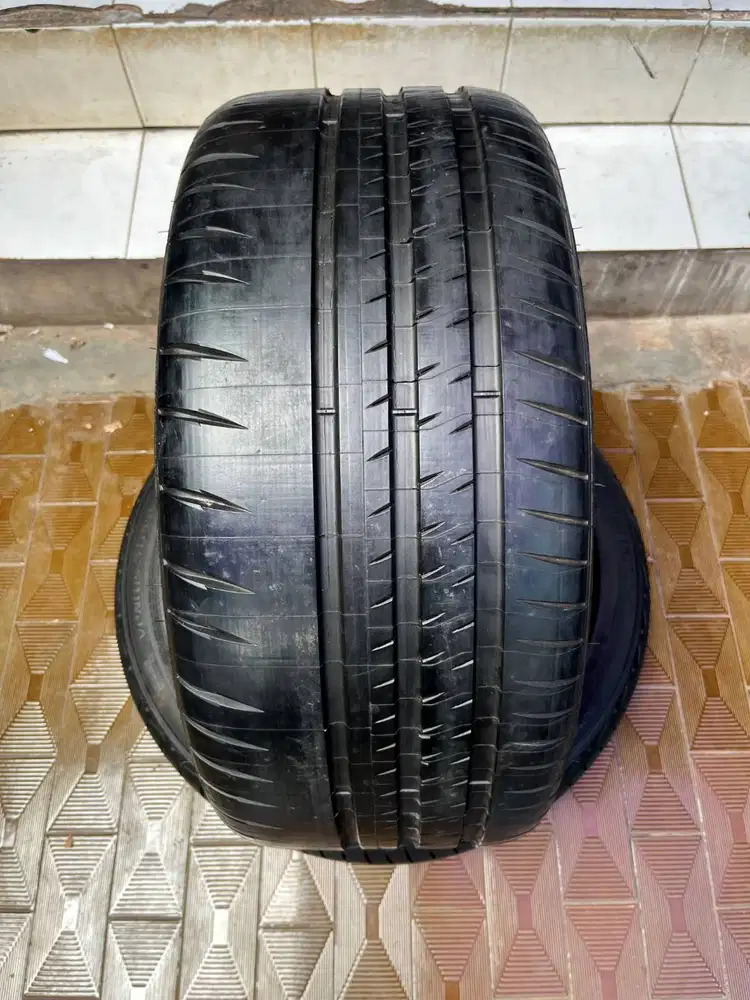 Ban Michelin Pilot Sport Cup 2 K1 245 35 r20 1Pcs