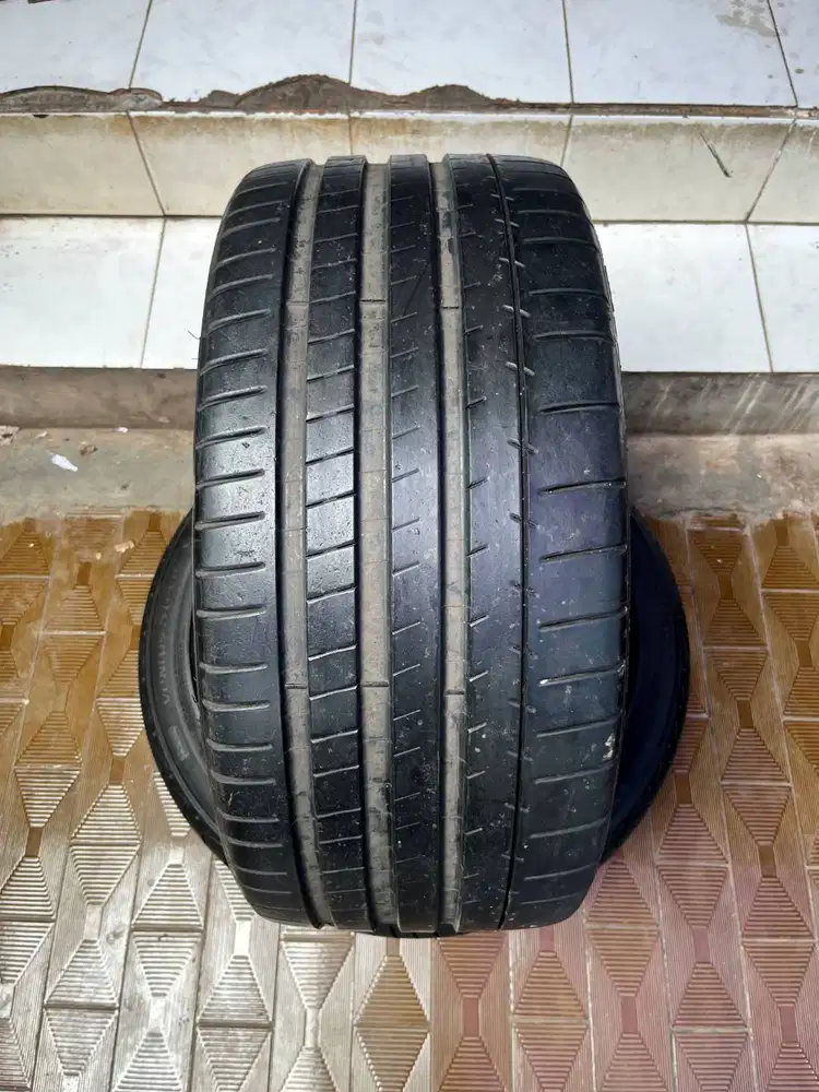Ban Michelin Pilot Super Sport 255 35 r20 1Pcs