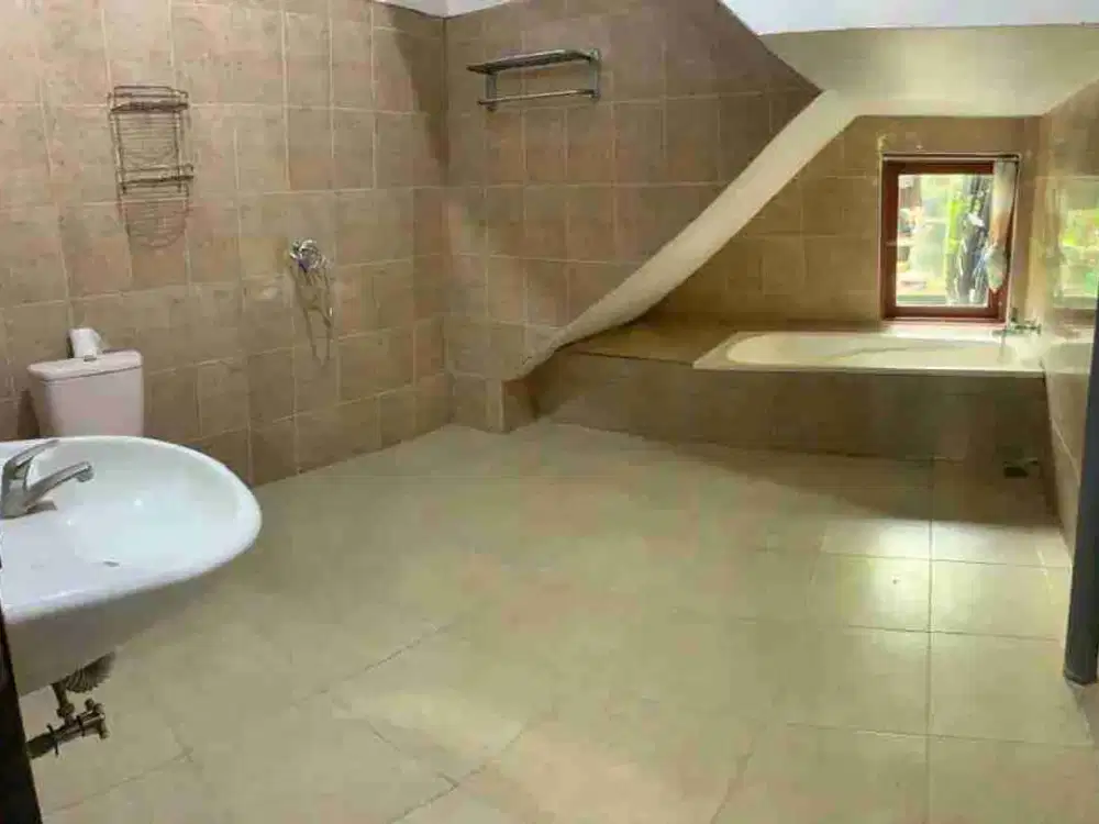 DISEWAKAN RUMAH KANTOR 2 LANTAI - JALAN WIBISANA SETIA BUDI DENPASAR