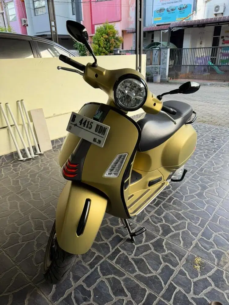 Vespa GTS Super 150cc km seribuan aja