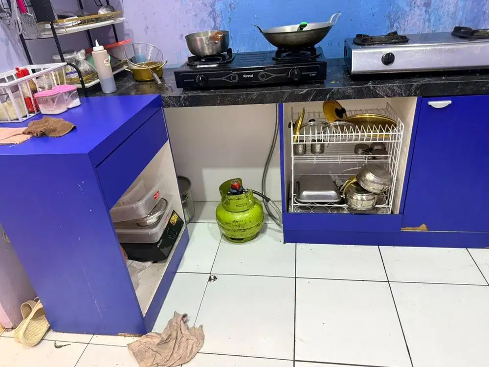 Kitchen set biru & meja makan bulet informa