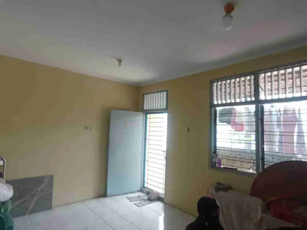 DIJUAL RUMAH  CEPAT PADEMANGAN