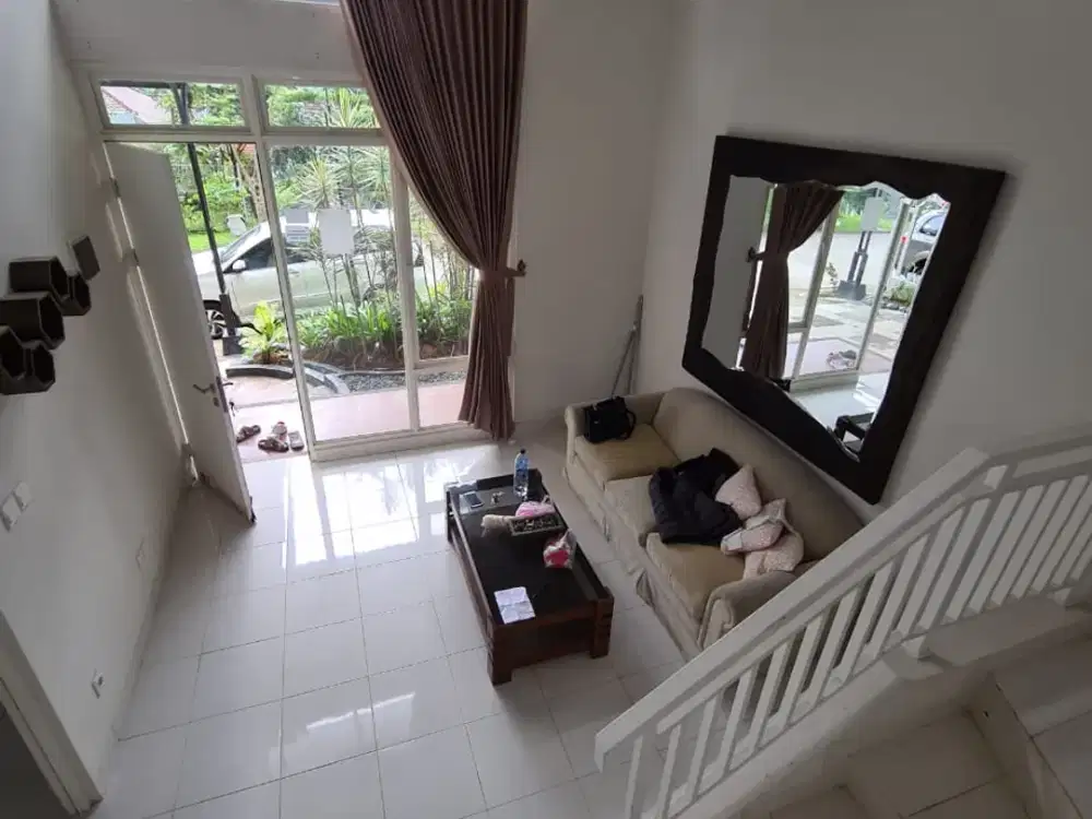 DISEWA RUMAH BAGUS FURNISH SEJUK HARGA NEGO SIAP HUNI SENTUL CITY SSR245