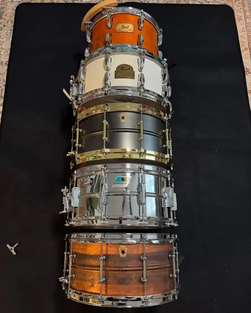 DIBELI BERBAGAI ALAT MUSIK