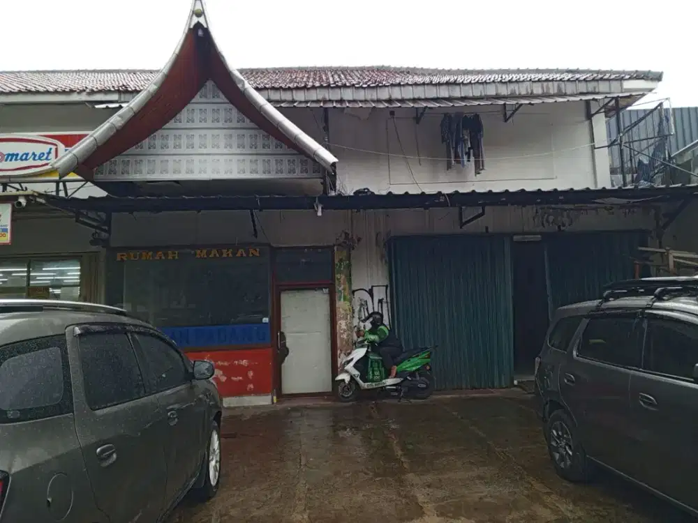 Ruko Gandeng Jalan Utama di Rawamangun, Jakarta Timur  *l495hs