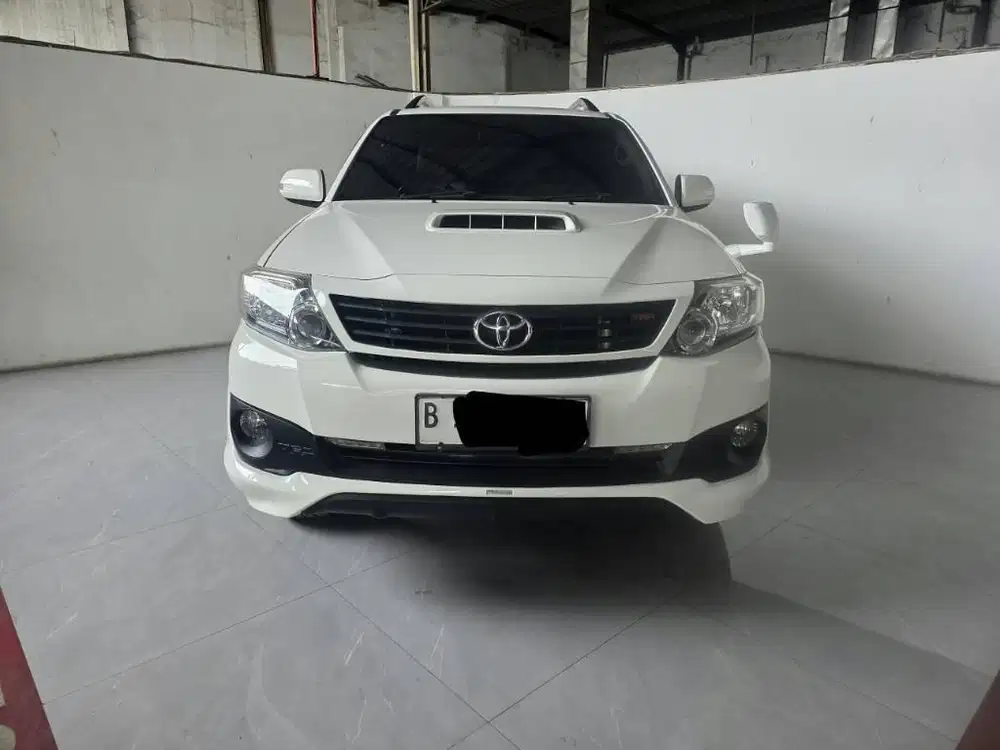 Toyota Fortuner G VNT TRD 2.5 AT ( Matic ) 2015 Putih Plat genap Mulus
