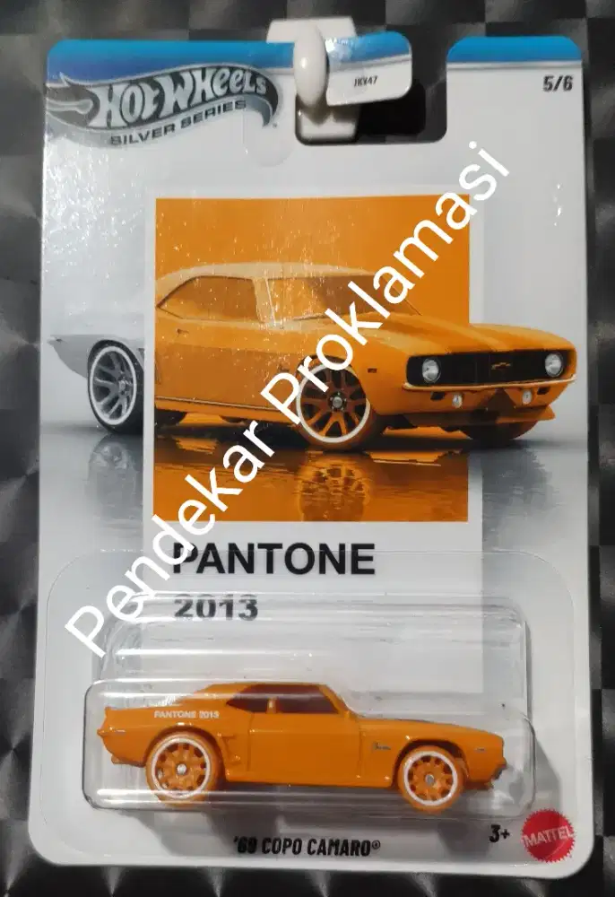 Hot Wheels Pantone 2013 69 Copot Camaro