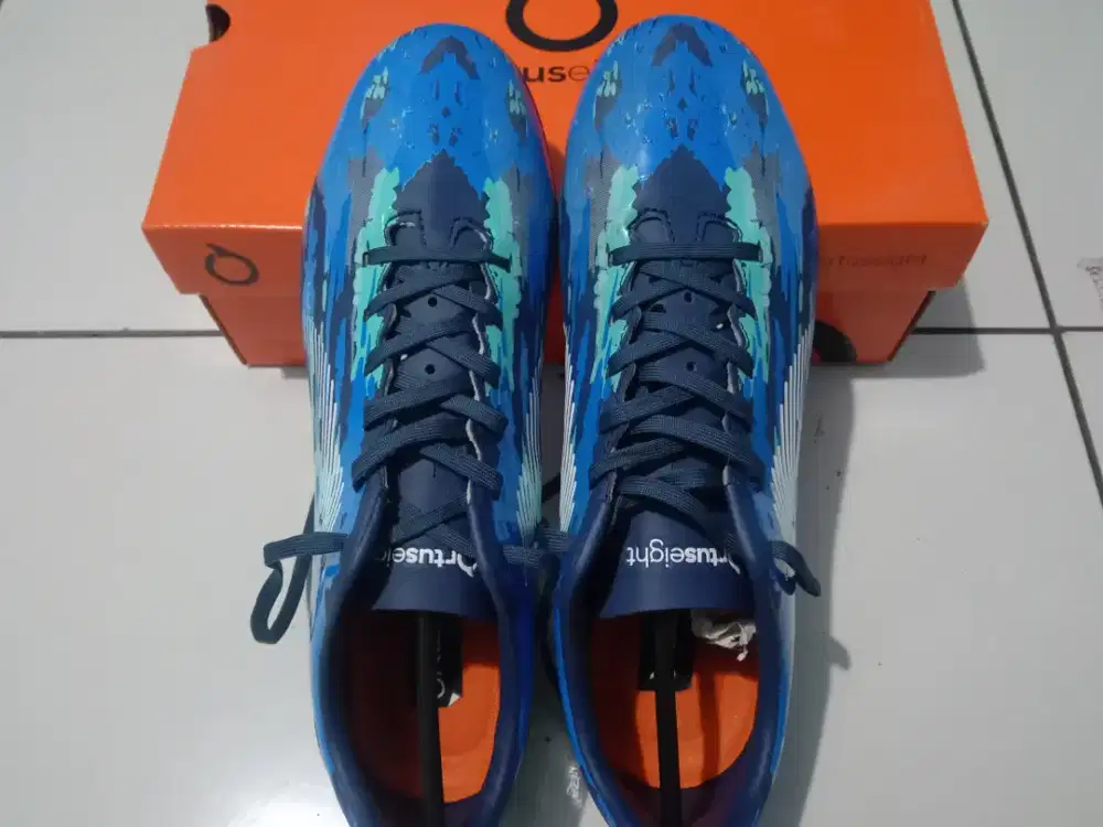 Sepatu Bola Ortuseight