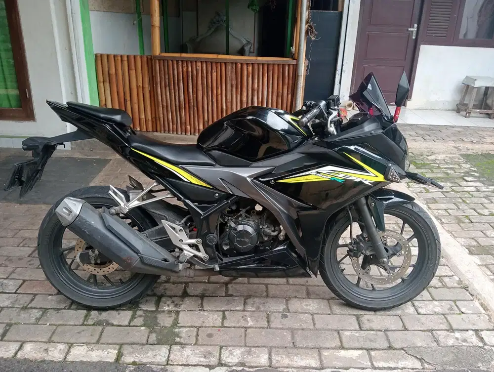 Di jual Honda CBR 2016 pajak mati