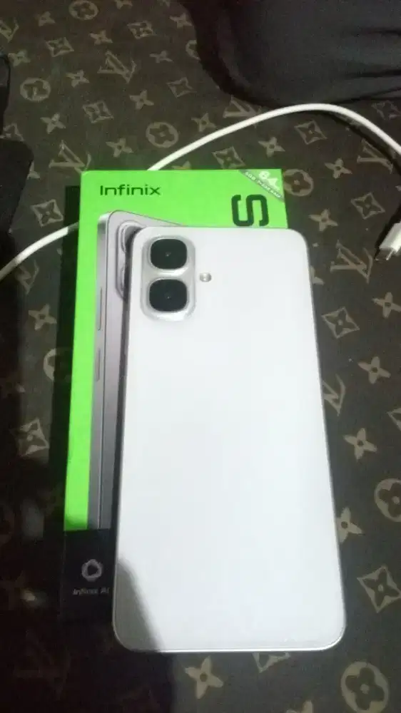 Infinix smart 10 4/64 fset like new baru sbulanan pake