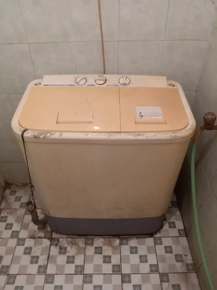Sanyo Mesin cuci