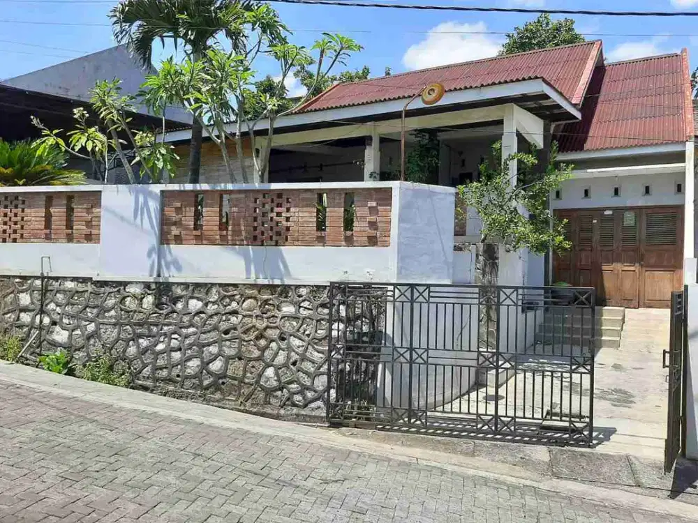 RUMAH PUDAK PAYUNG LUAS DAN BESAR LINGKUNGAN NYAMAN DAN ASRI